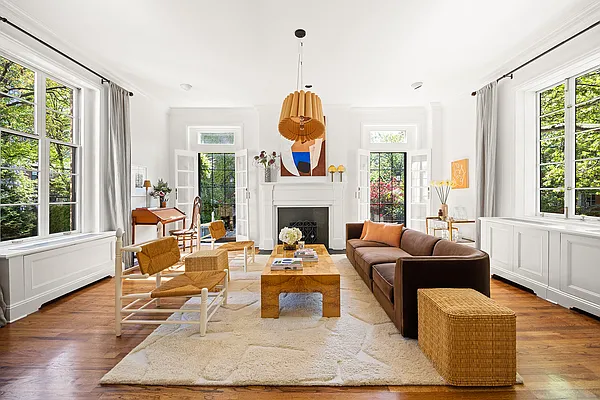 Sold by Compass | media 1