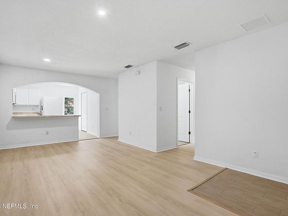 4th image of 747 GINGER MILL Drive