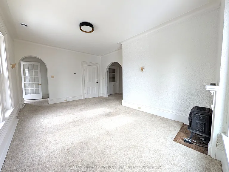 35 King St #4 — Photo 5