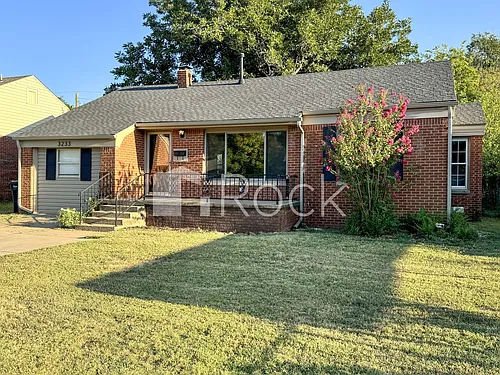 3233 NW 43rd St Photo 1