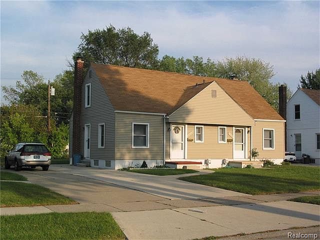 1st image of 24622 Cloverlawn St