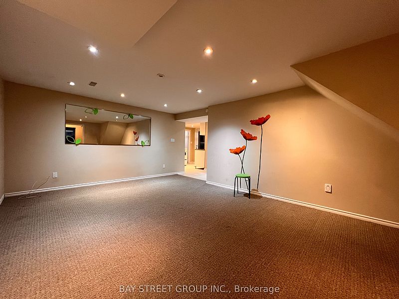 Toronto House for rent - 5 Bedrooms — photo 15