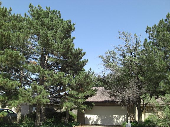 3rd image of 2914 Mesa Dr