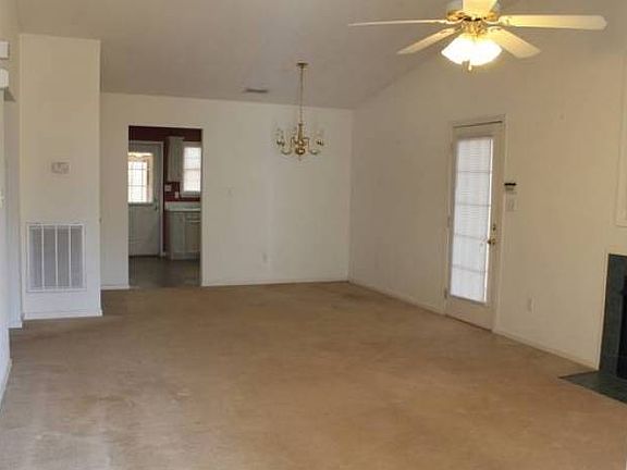 Living Room/Dining Room