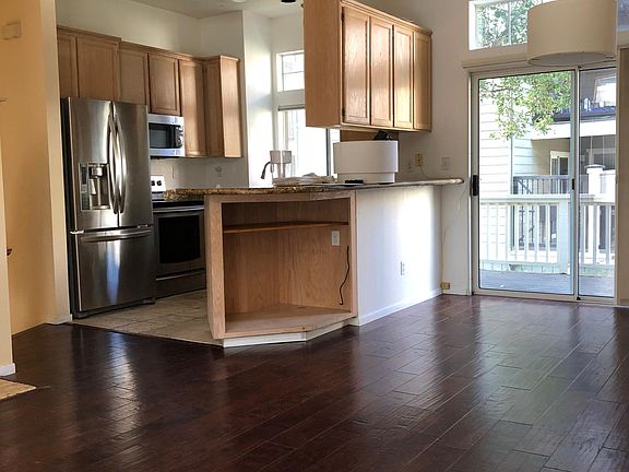 4th image of 979 Pinto Palm Ter APT 2