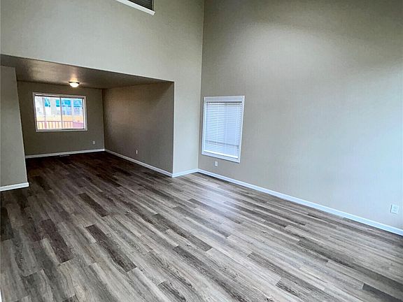 3rd image of 767 Oakhurst Drive