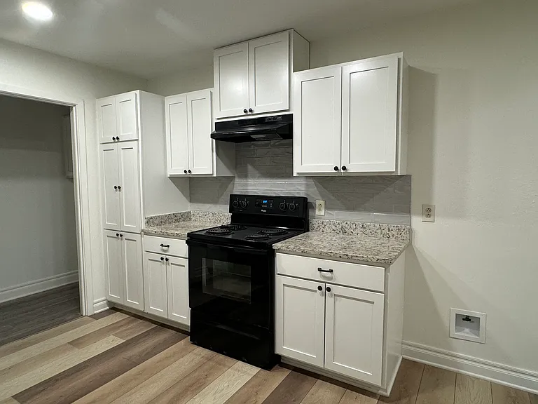 1302 Blueridge Pkwy — Photo 10