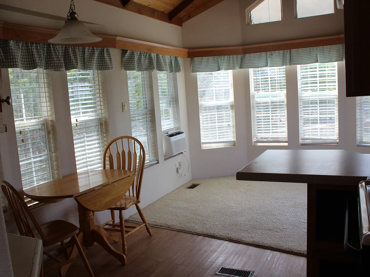 1 bed, 480 sqft, $1,200 — Photo 2