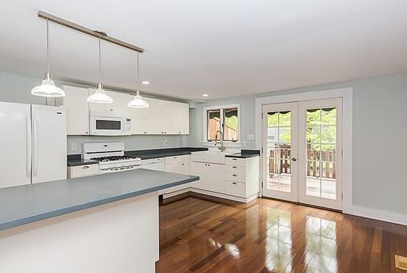 5th image of 18-20 Russia St Unit 1