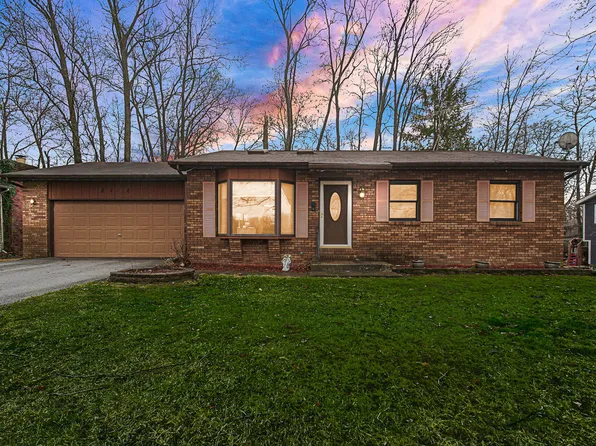 2172 Green Valley Dr, Crown Point, IN 46307