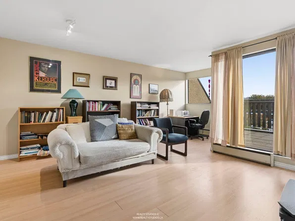 1459 Clyde Ave, West Vancouver, BC V7T 1E9