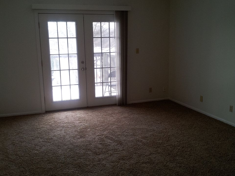 2nd image of 2324 SW Briarwood Plz APT 301F