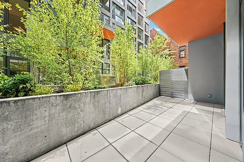 255 Lorimer St Photo 1 255 Lorimer St Photo 1