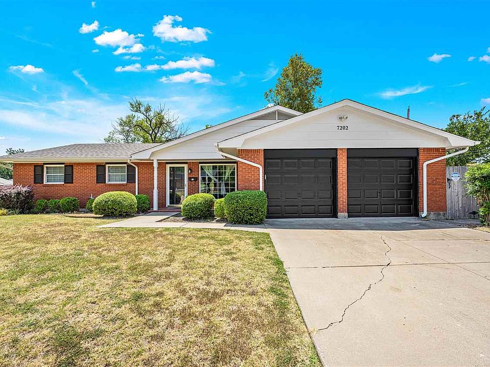 1st image of 7202 NW Compass Dr