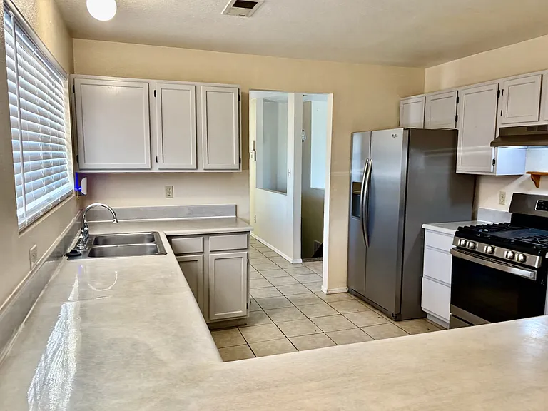 472 Copper Dr NE — Photo 5