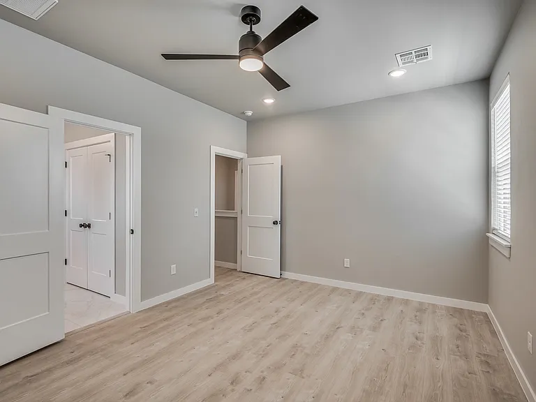 15 N Walnut St — Photo 8
