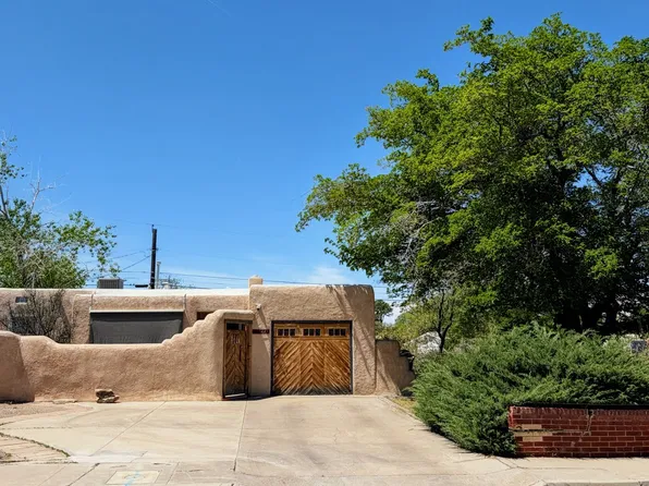 1447 Vassar Dr NE, Albuquerque, NM 87106