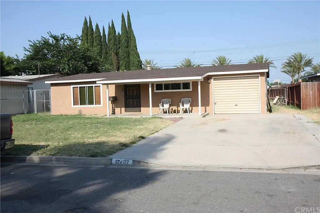 3 bed, 1900 sqft, $4,890 — Photo 1