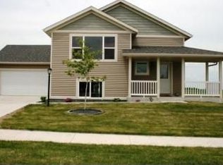 820 2nd Ave NE, Plainview, MN 55964