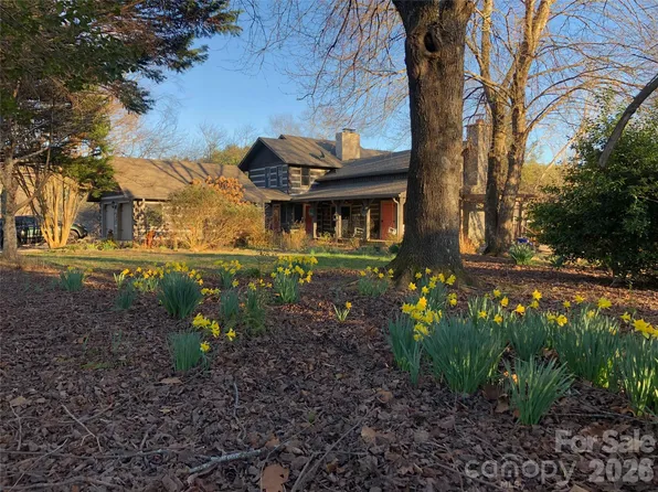 2595 Henderson Mill Rd, Morganton, NC 28655