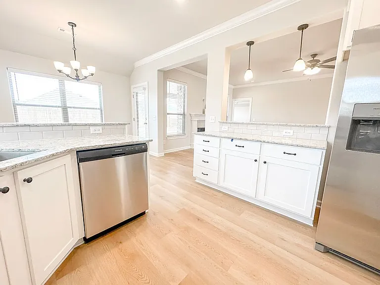 430 Willow Dr — Photo 13