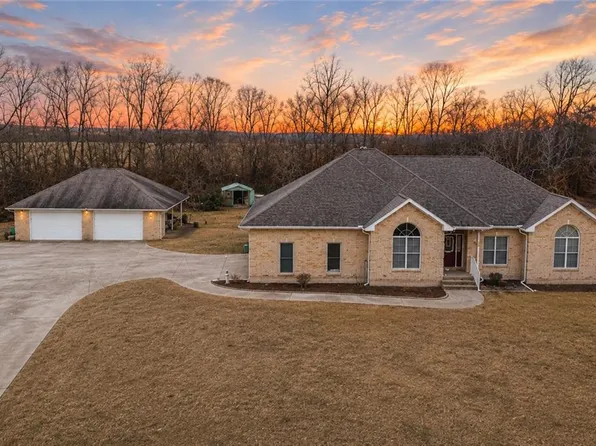 124 Holloway Dr, Smithfield, VA 23430