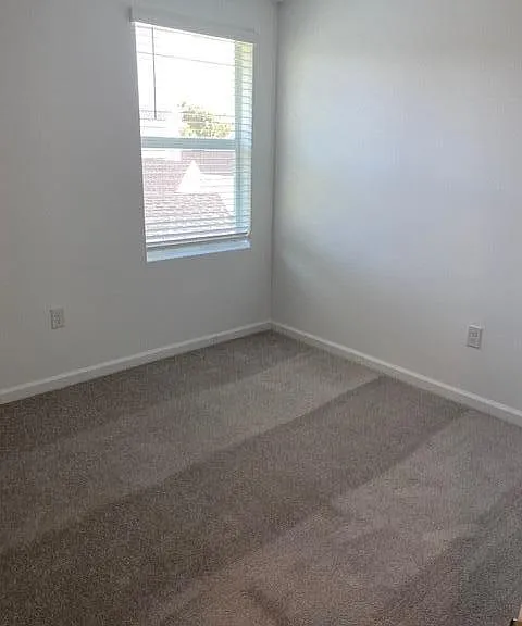 622 Papillon St SW — Photo 13