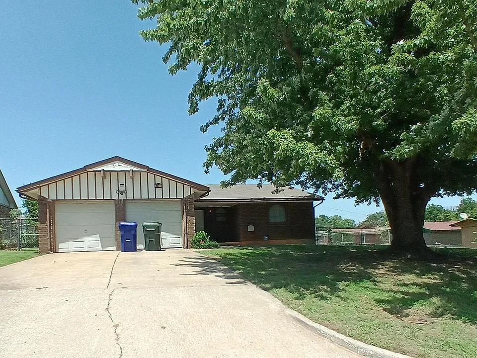 107 W Campbell Dr