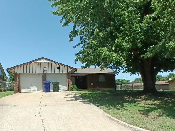 107 W Campbell Dr, Midwest City, OK 73110