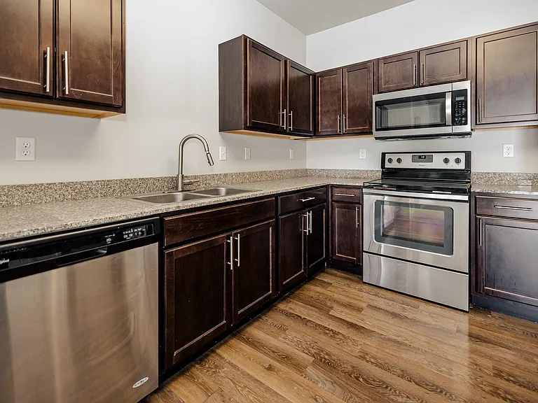 Kascade Place Apartments — Photo 79