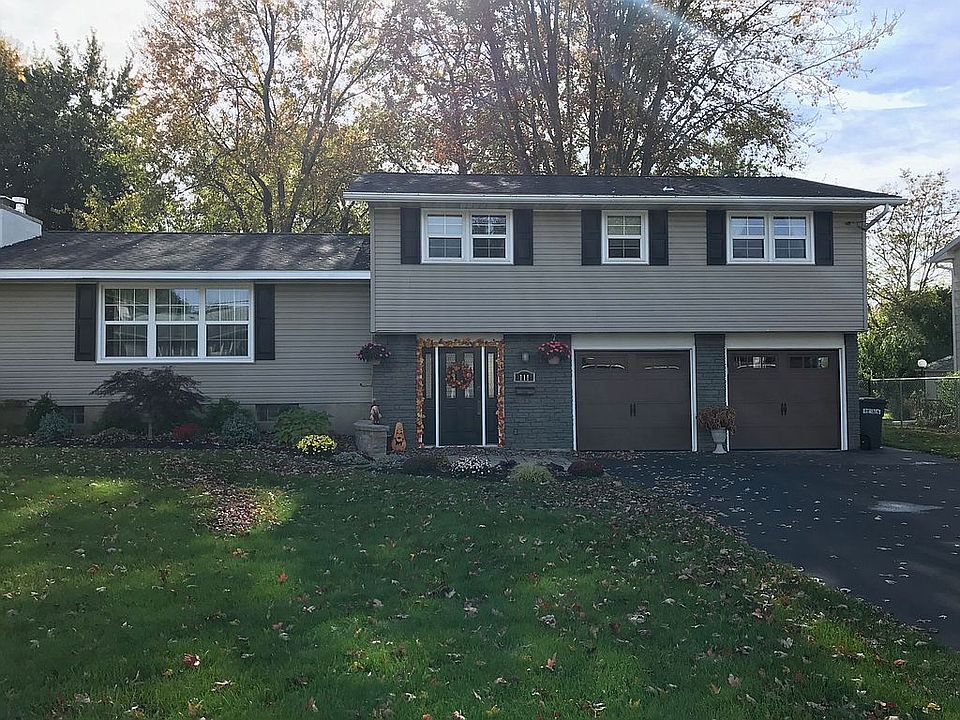 1st image of 111 Colony Park Dr