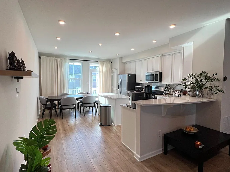 11 Sidney Ln — Photo 5