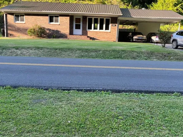 5566 Deskins Rd, Vansant, VA 24656