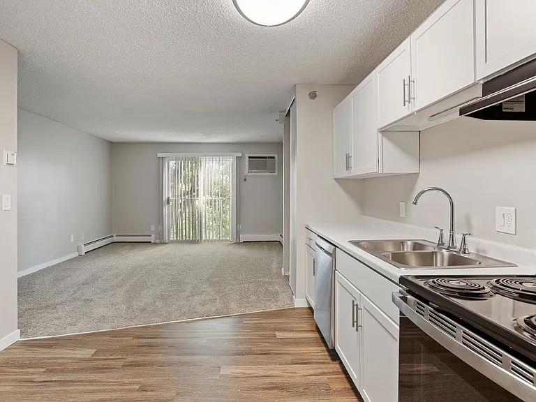 Hillcrest Place — Photo 35