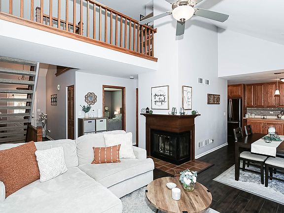 5th image of 1542 N Dartmoor Ave