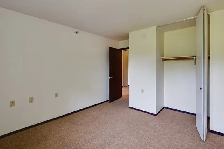 Cedar Crest Apartments — Photo 6