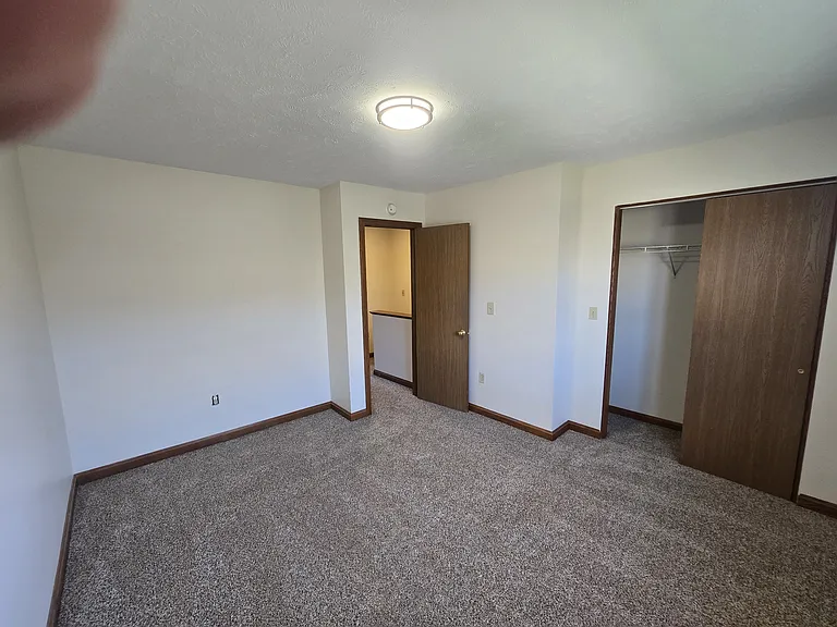 Roxanna Dr — Photo 10