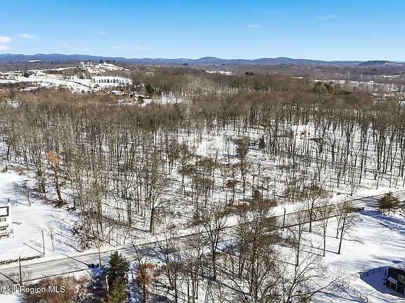 4th image of 83 Jansen Road