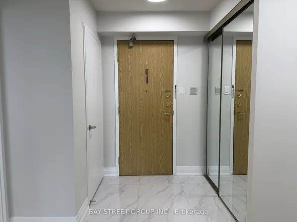 300 Alton Towers Cir #807, Toronto, ON M1V 4X9