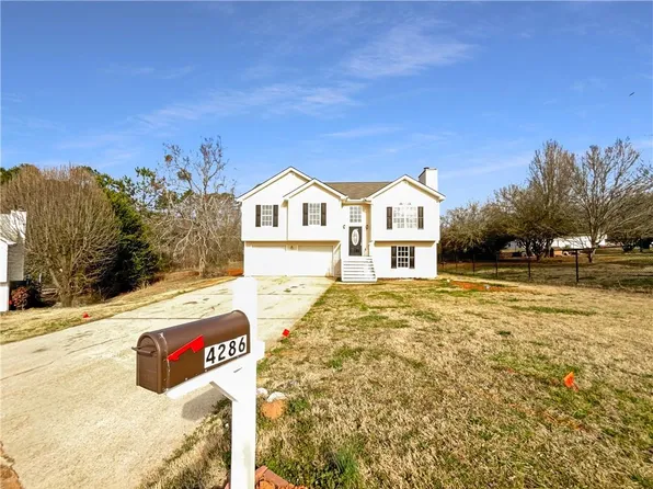4286 Fox Ridge Trl, Gillsville, GA 30543