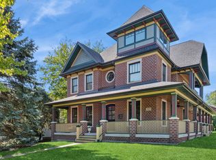 203 S Columbia St, Naperville, IL 60540