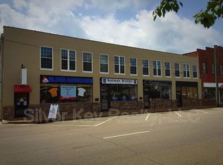 217 E Washington Ave APT B, Athens, TN 37303