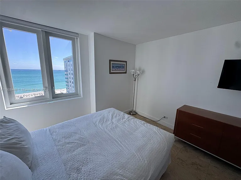 2301 Collins Ave #1525 — Photo 11