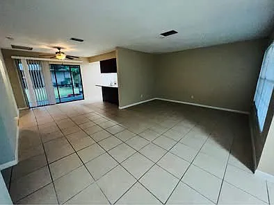 2332 SE 6th Ln #1 — Photo 6