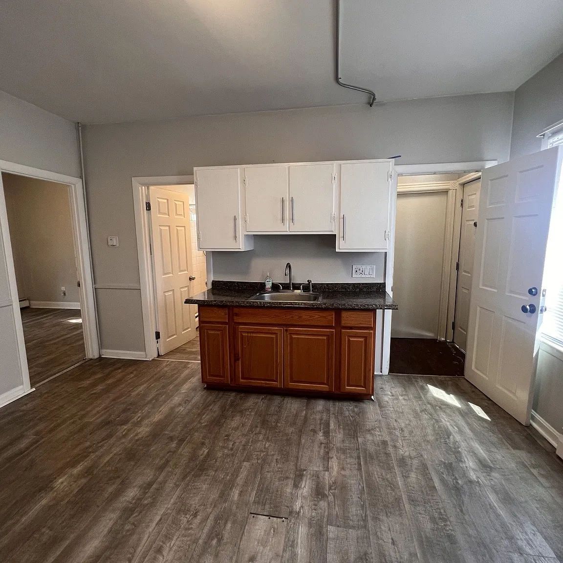 2 bed, 900 sqft, $1,500 — Photo 1