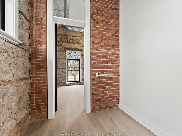 247 Brock St #201 — Photo 21
