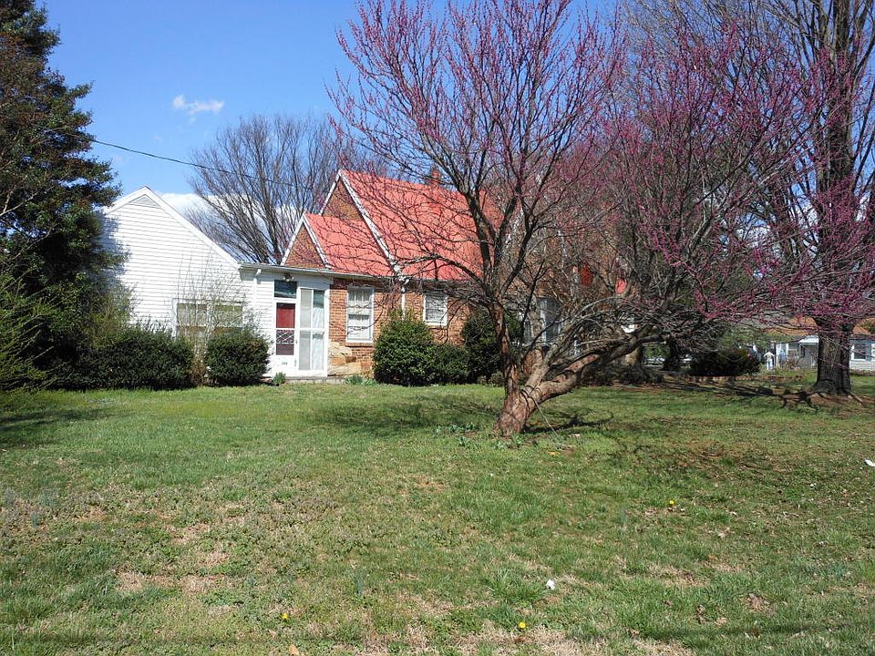 2nd image of 308 Murrell Rd NE