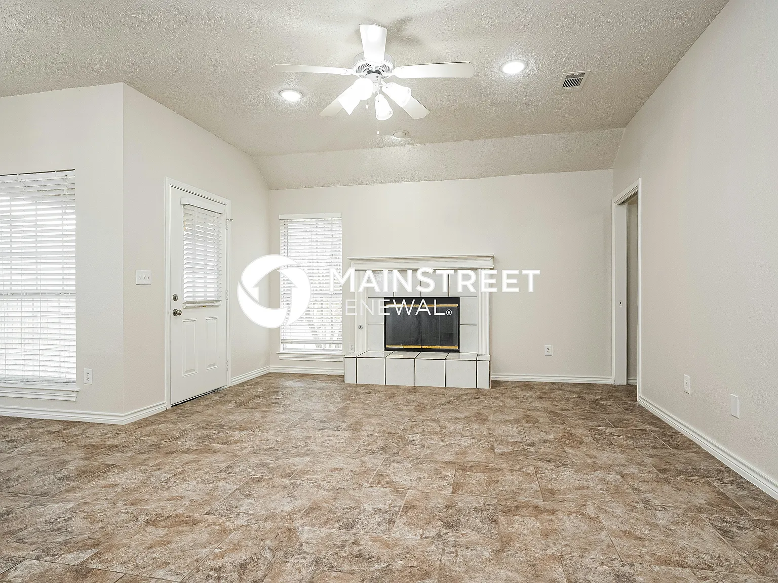 1401 Mallard Dr — Photo 4