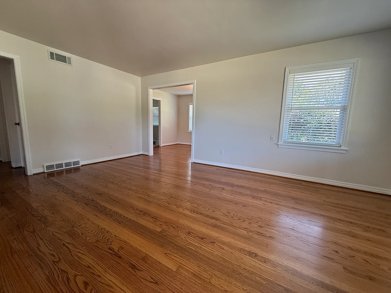 3 bed, 1197 sqft, $1,750 — Photo 3