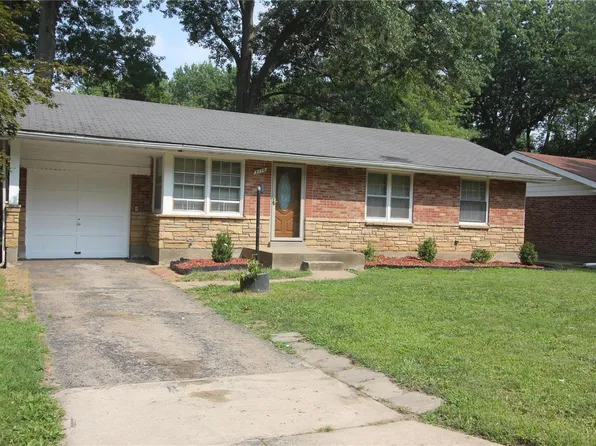 9778 Colony Dr, Saint Louis, MO 63137